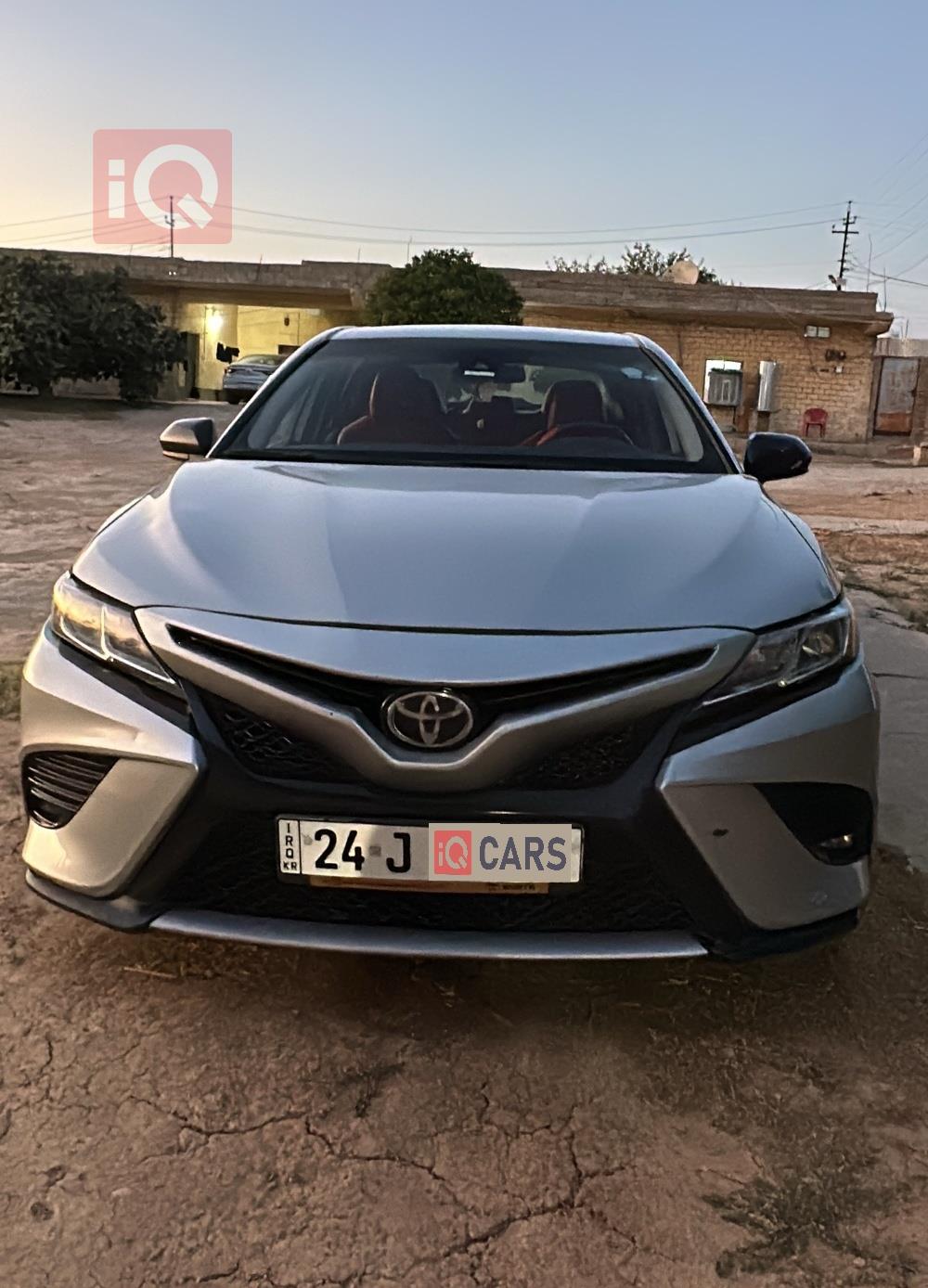 تۆیۆتا کامری